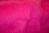 Long haired fake fur in neonpink
