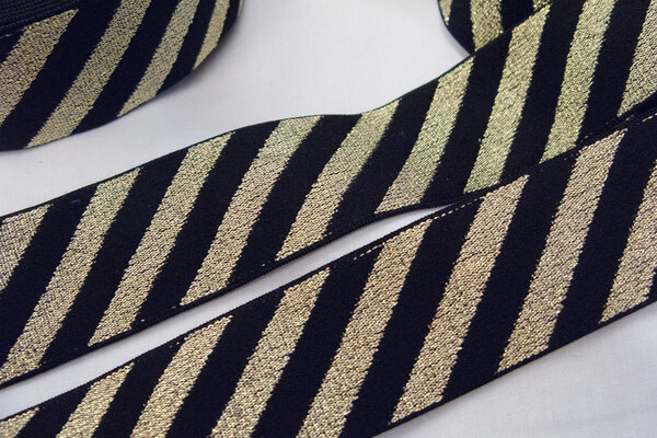 Elastic black/gold diagonals 4 cm
