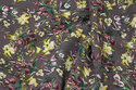 Blouse viscose with stretch in grey with lysegule flowers