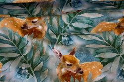 Cotton-jersey with deer in the woods