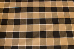 Medium-thickness cotton in light black and nougat checks for table cloths mm.