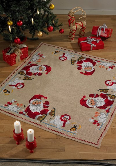 Christmas Tree Skirt with Santa Claus, snowman and goose