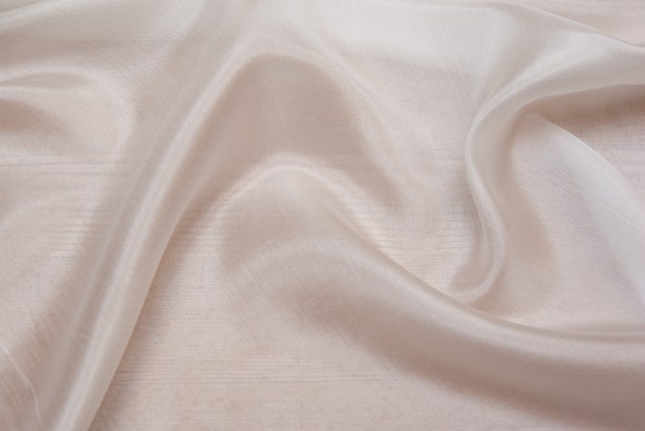 Off-white scarf-silk 20 g pr. m2