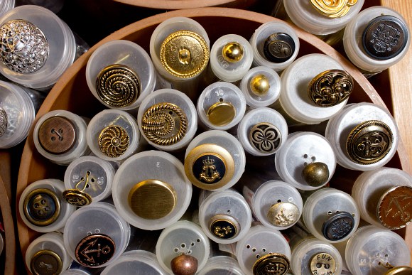 Metal buttons 11