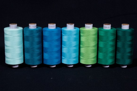 Synthetic thread standard quality, green-blue colors, 1000 m
