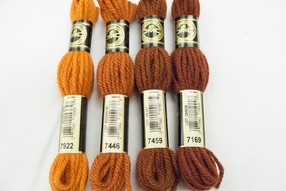 Wool-embroidery yarn DMC orange-brown