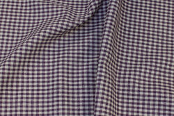 Medium-thickness, dusty-purple linen and cotton with ca. 5 mm checks