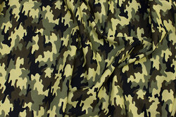 Light cotton with camouflage-pattern in green nuances