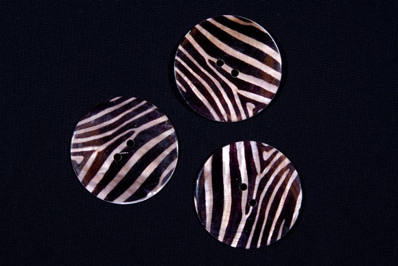 Zebra mother of pearl button, brown-beige stripes