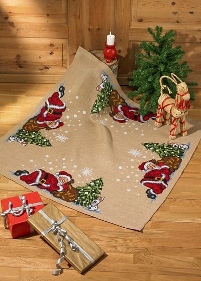 Christmas tree skirt, square, elfs by the tree