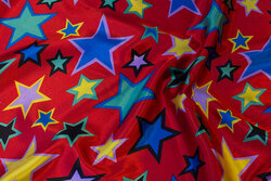 Carneval satin in clear red with 3-8 cm stars
