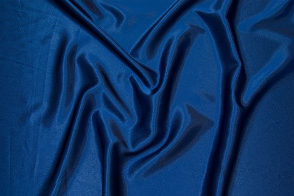 Crepe sateen in royal blue