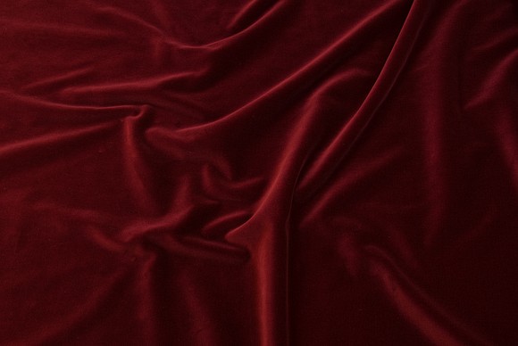Velvet in classic woven quality in bordeaux