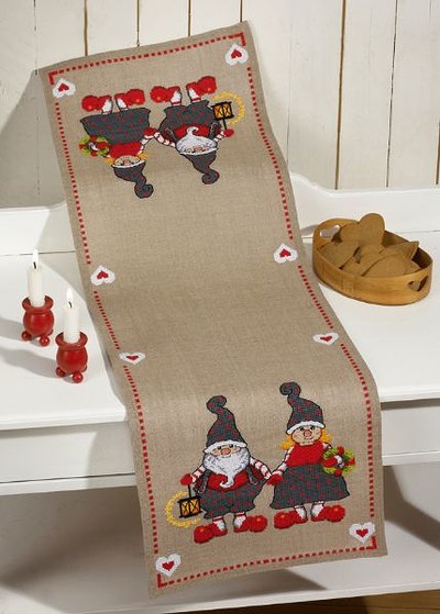 Christmas table runner with elf couple