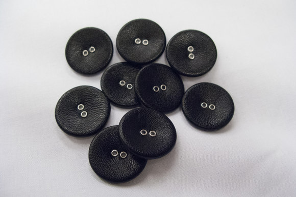 Leather buttons black ø 2.5 cm