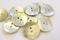 Mother of pearls buttons .2,3 cm