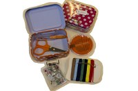 Sewing kit i cute box