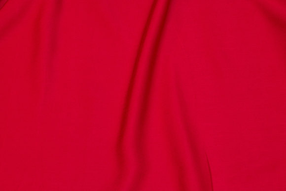 Lyocell-viscose blouse twill in deep red