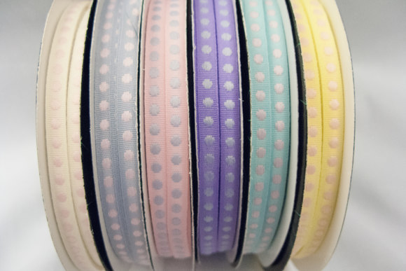 Pastelcoloured dot ribbons 0,6mm